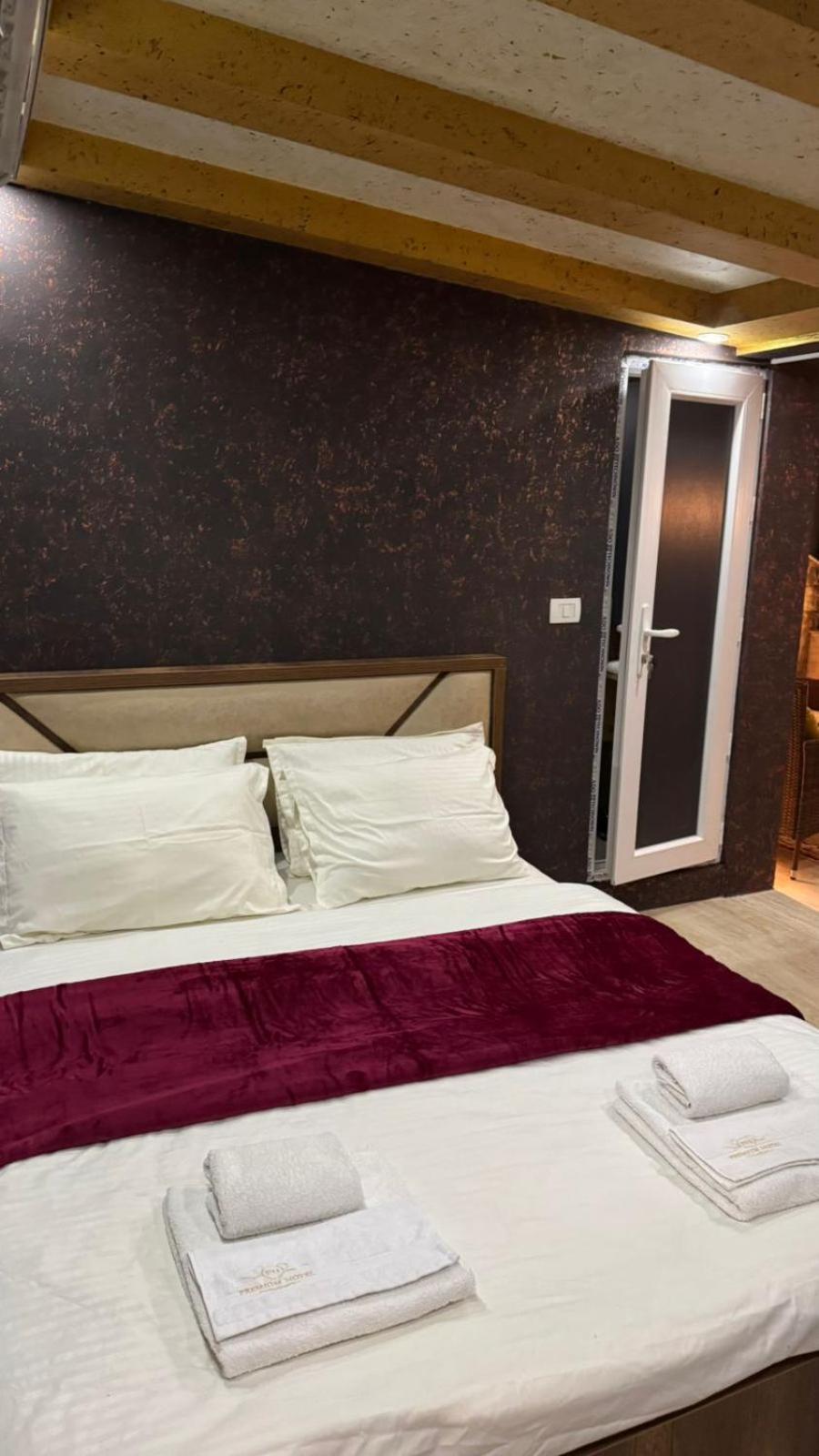 Hotel Premium Приштина Екстер'єр фото